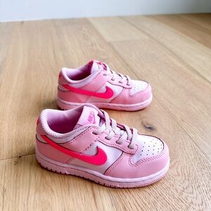 Nike Triple Pink Dunks
